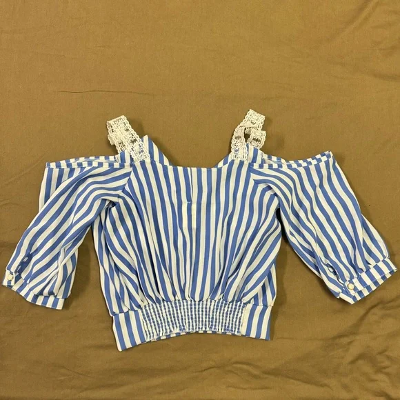 Striped Crop Top - Picture 2 of 2